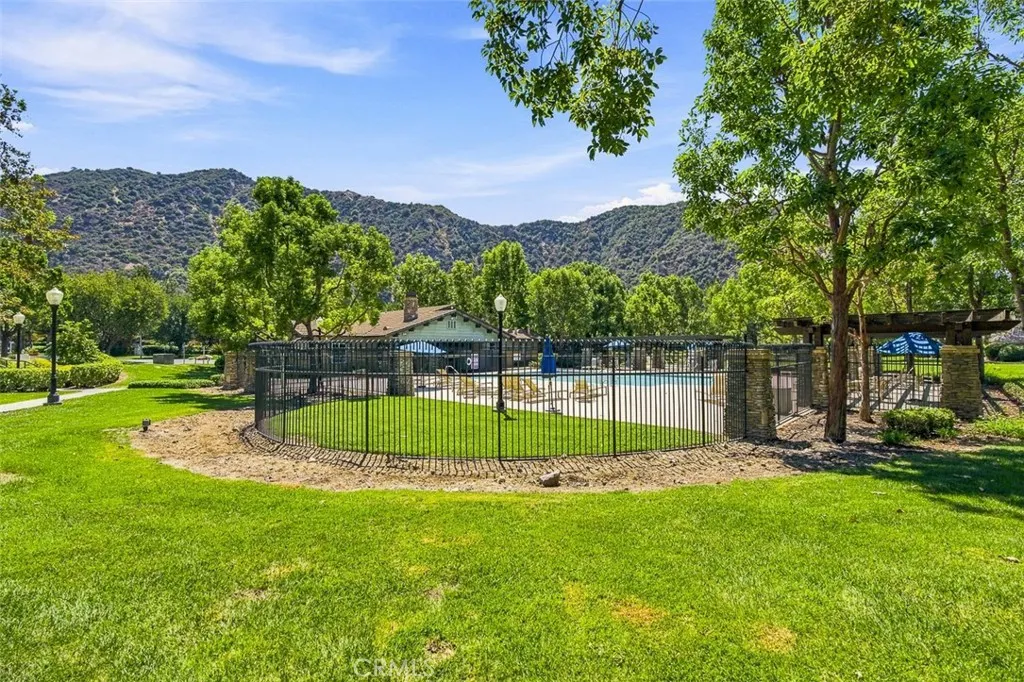 14 Poppyglen Court