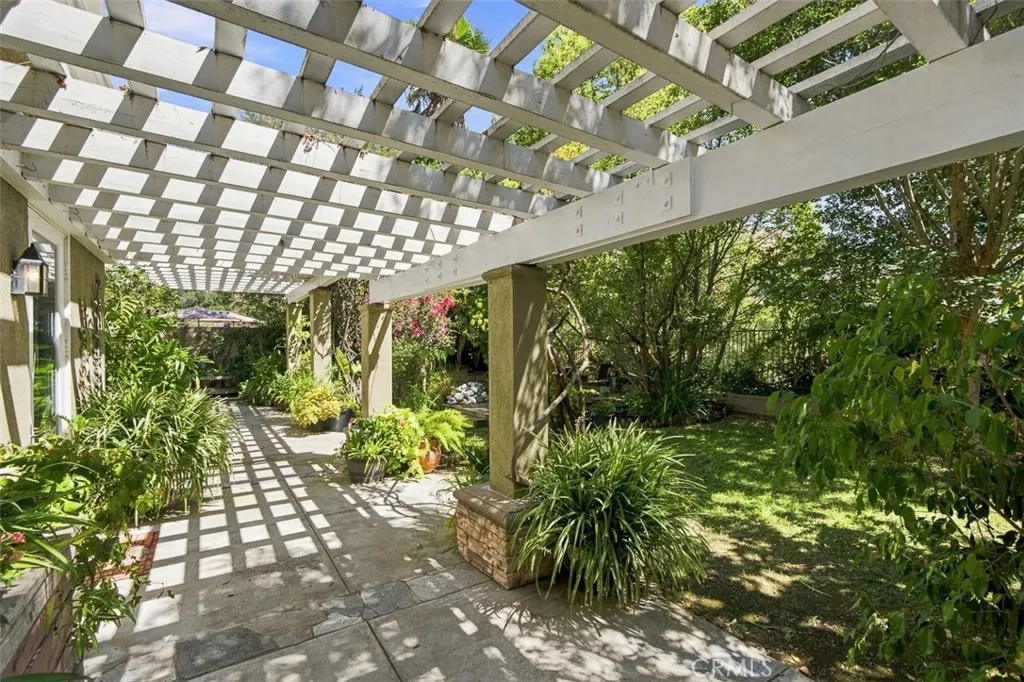 14 Poppyglen Court