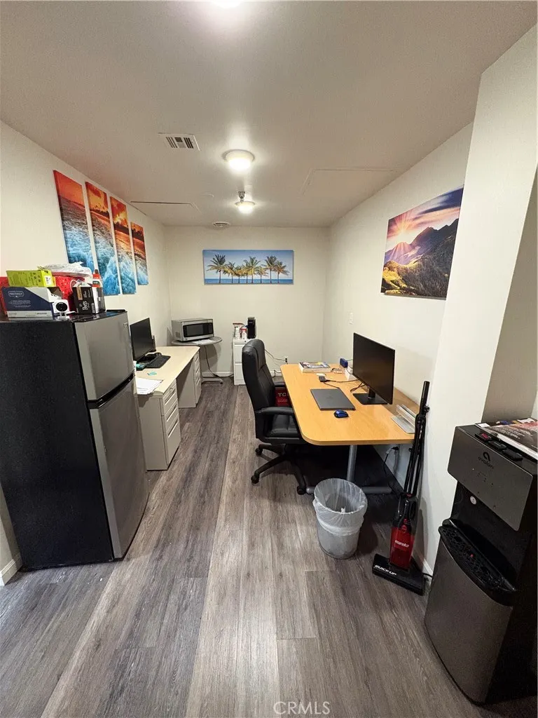 855 N Lark Ellen #L