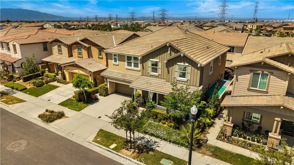 4846 S Wilson
