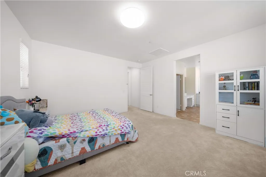 4846 S Wilson