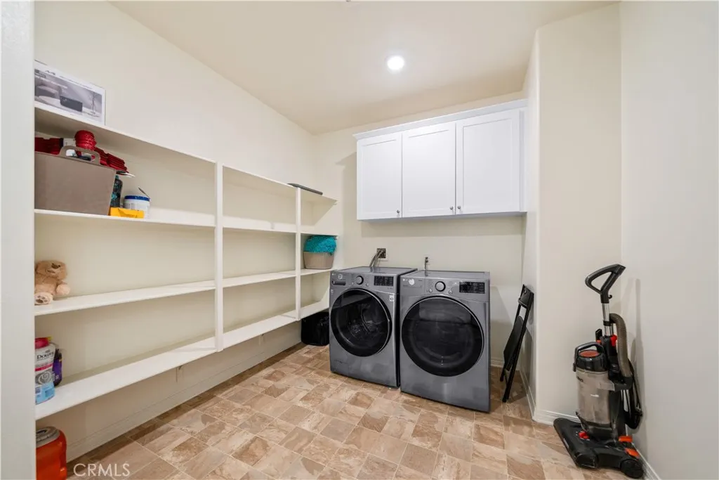 4846 S Wilson