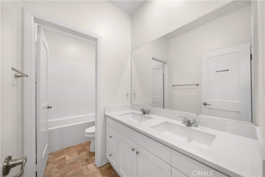 4846 S Wilson