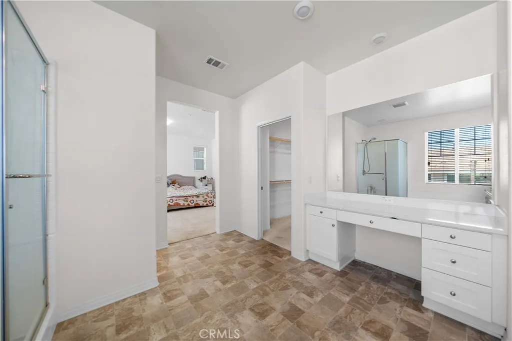 4846 S Wilson