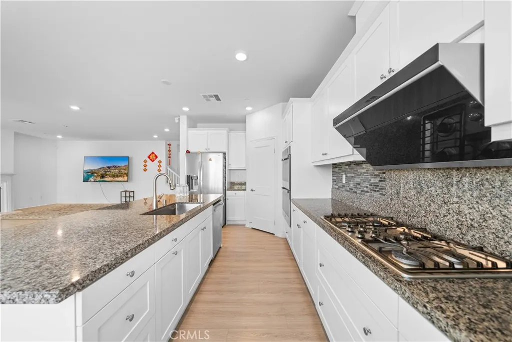 4846 S Wilson