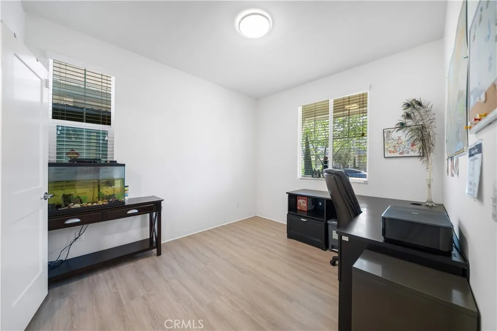 4846 S Wilson