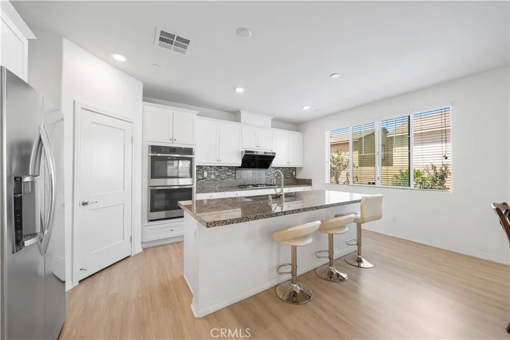 4846 S Wilson