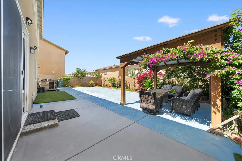 4846 S Wilson