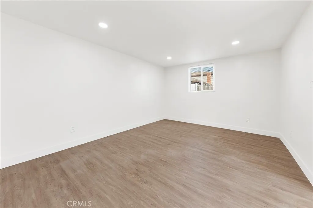 2060 E Cienega