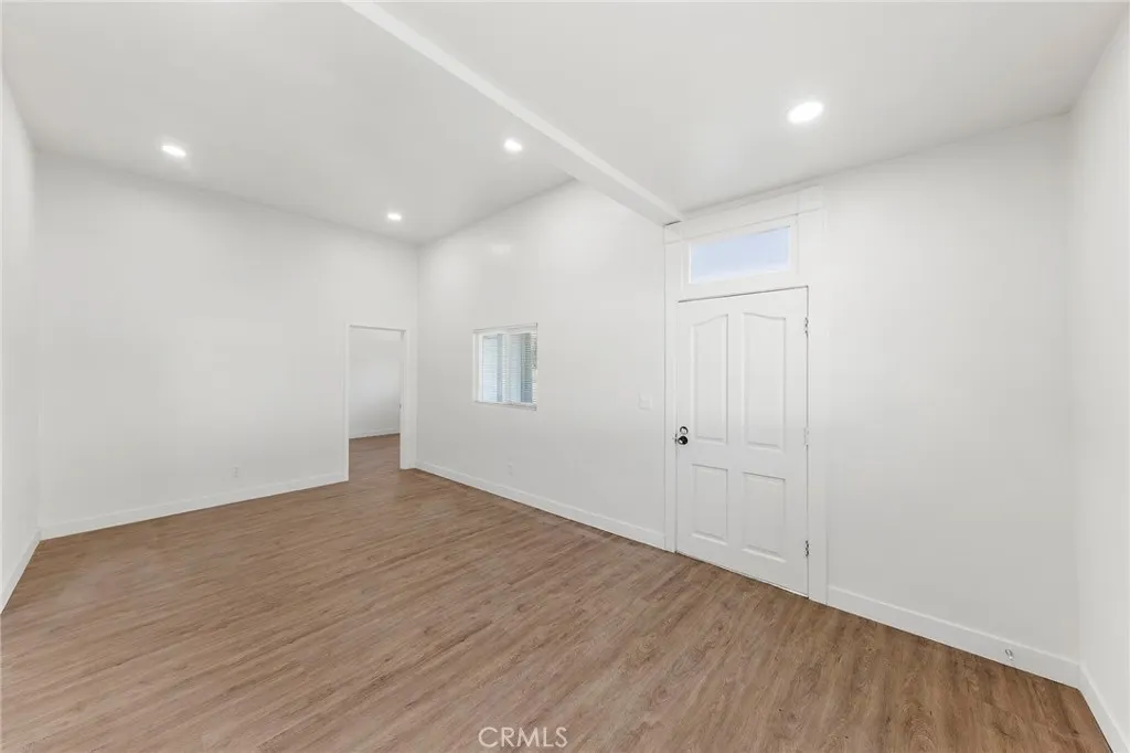 2060 E Cienega