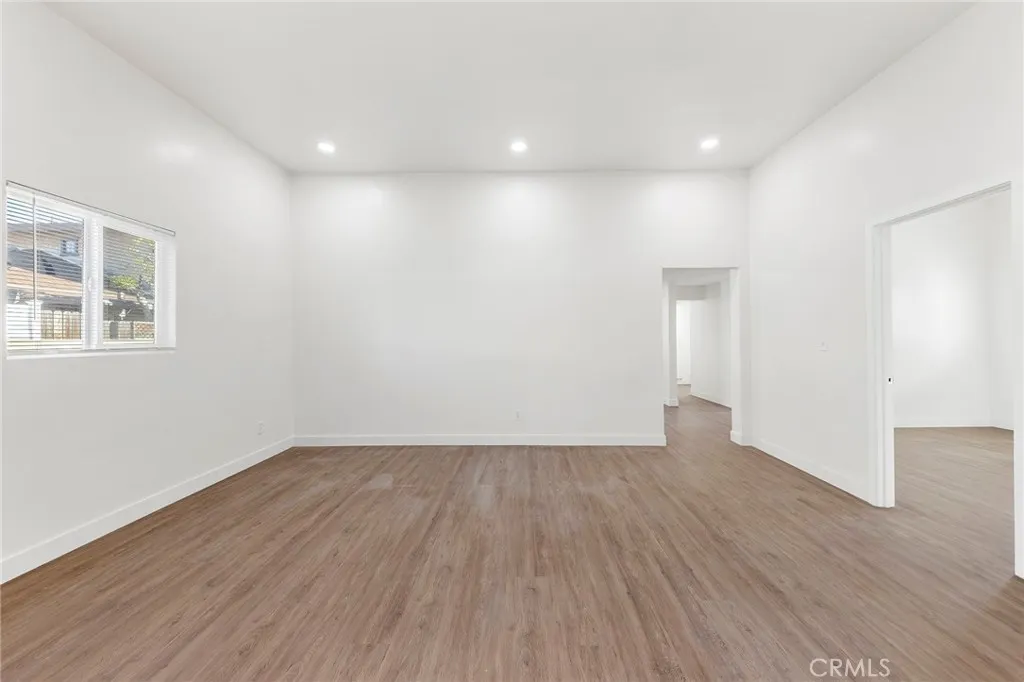 2060 E Cienega