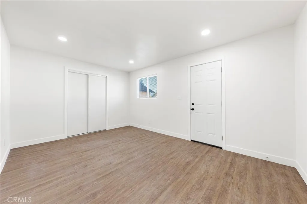 2060 E Cienega