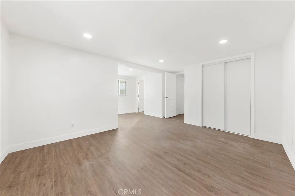 2060 E Cienega