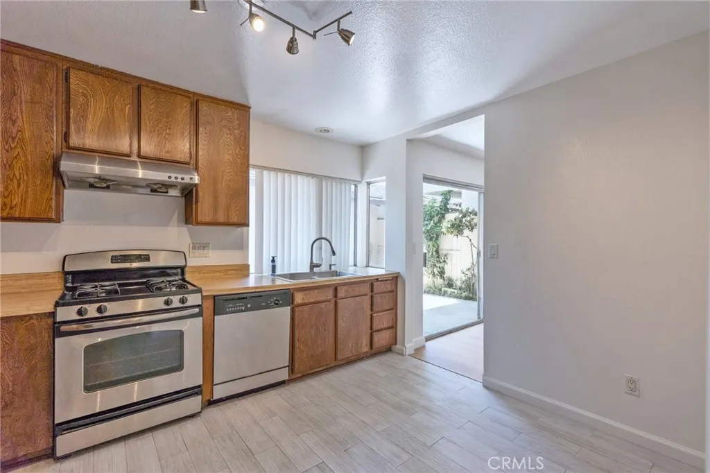 1674 Aspen Village Way