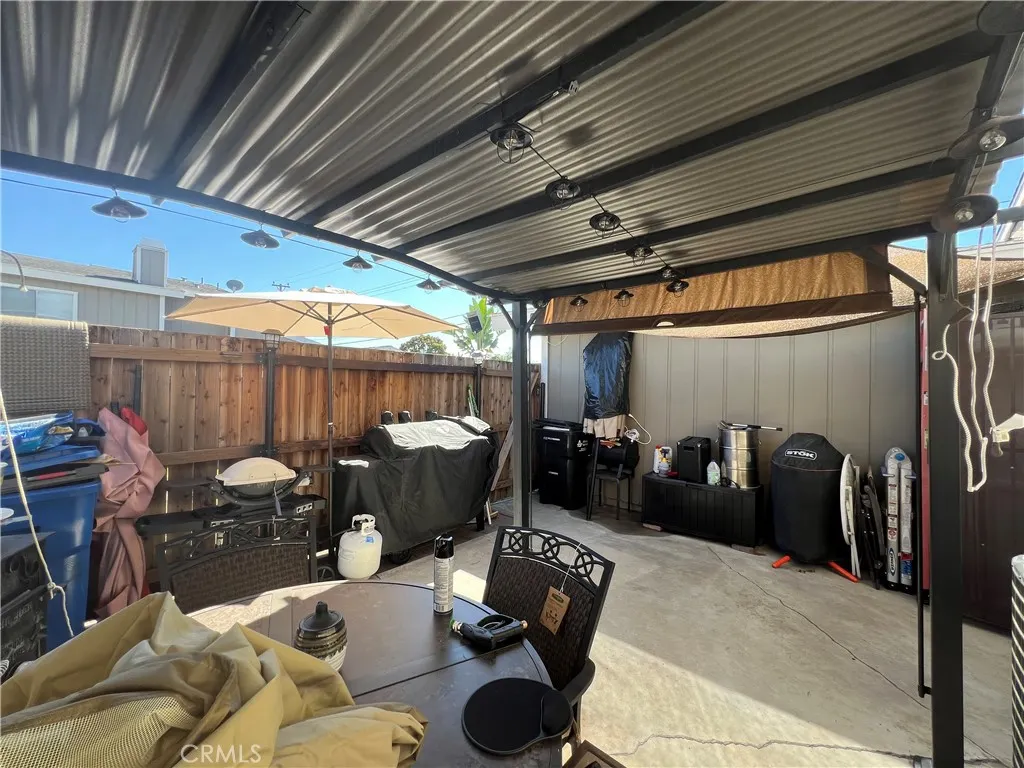 2393 S Reservoir