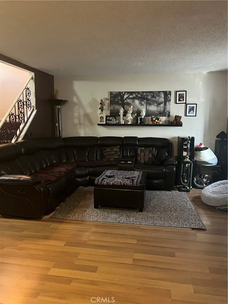 2393 S Reservoir