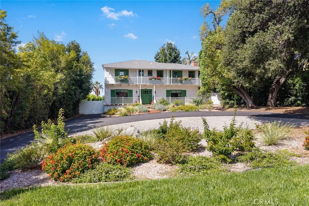 441 N Barranca