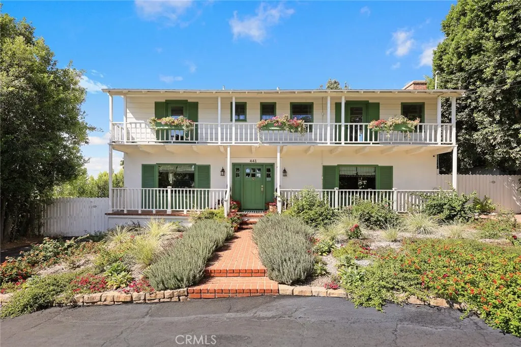 441 N Barranca