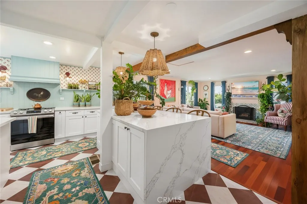 441 N Barranca