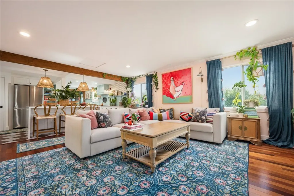 441 N Barranca