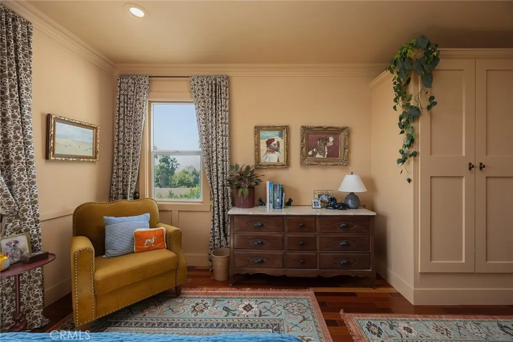 441 N Barranca