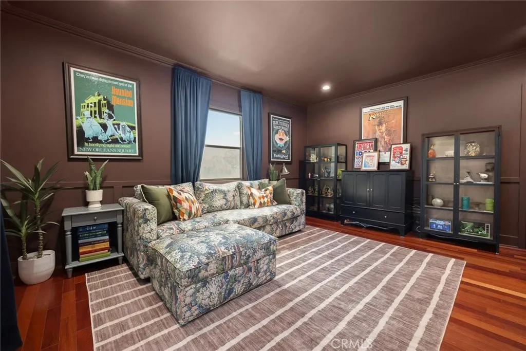 441 N Barranca