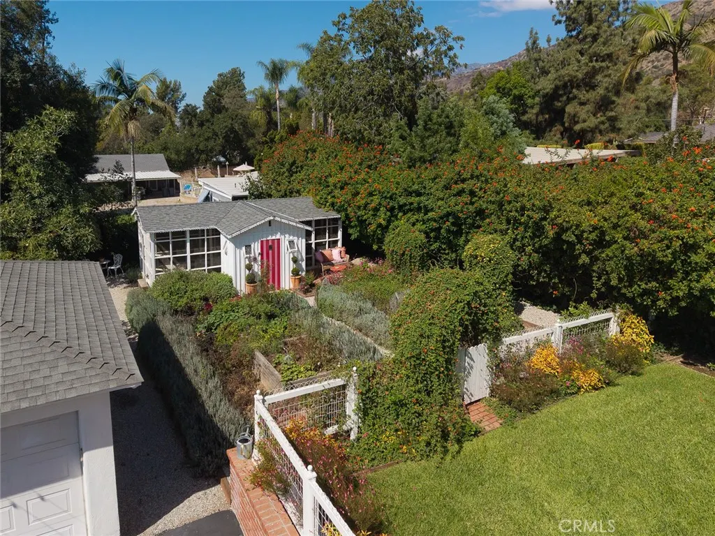 441 N Barranca