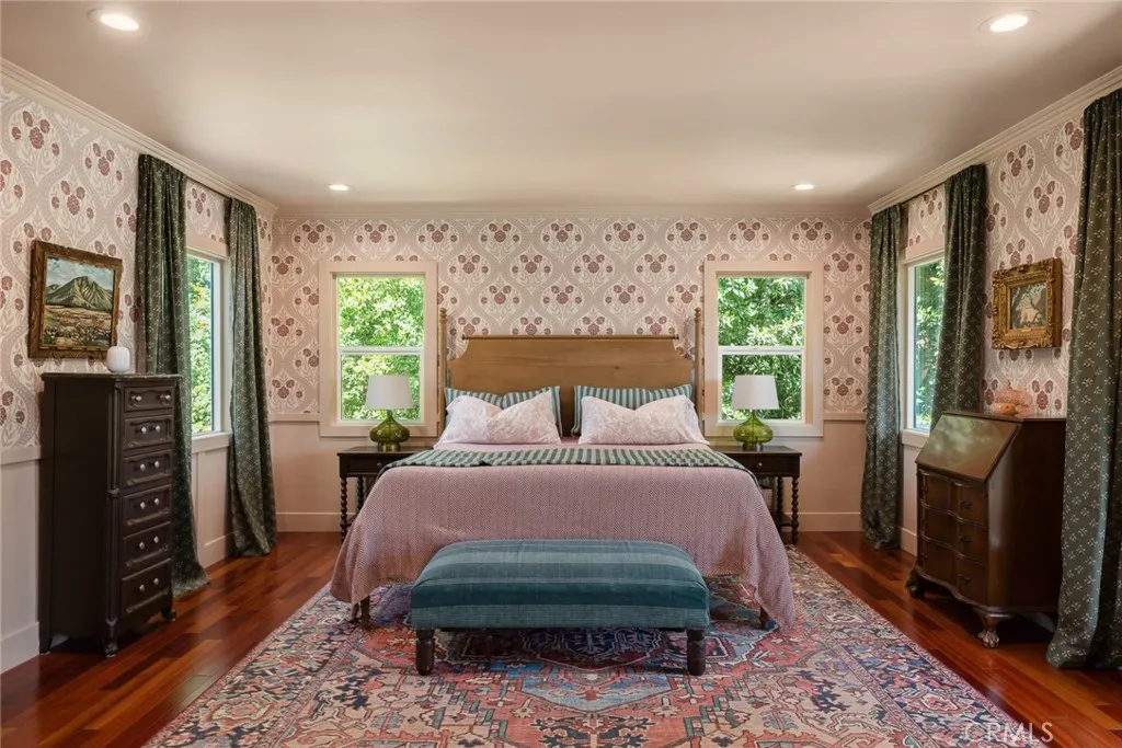 441 N Barranca
