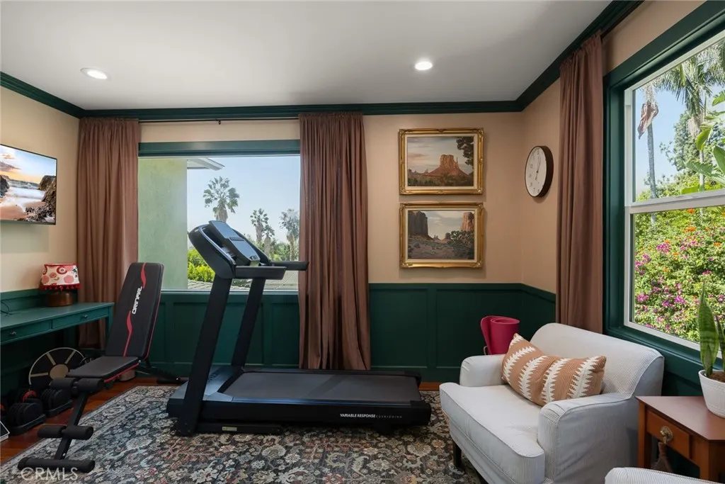 441 N Barranca
