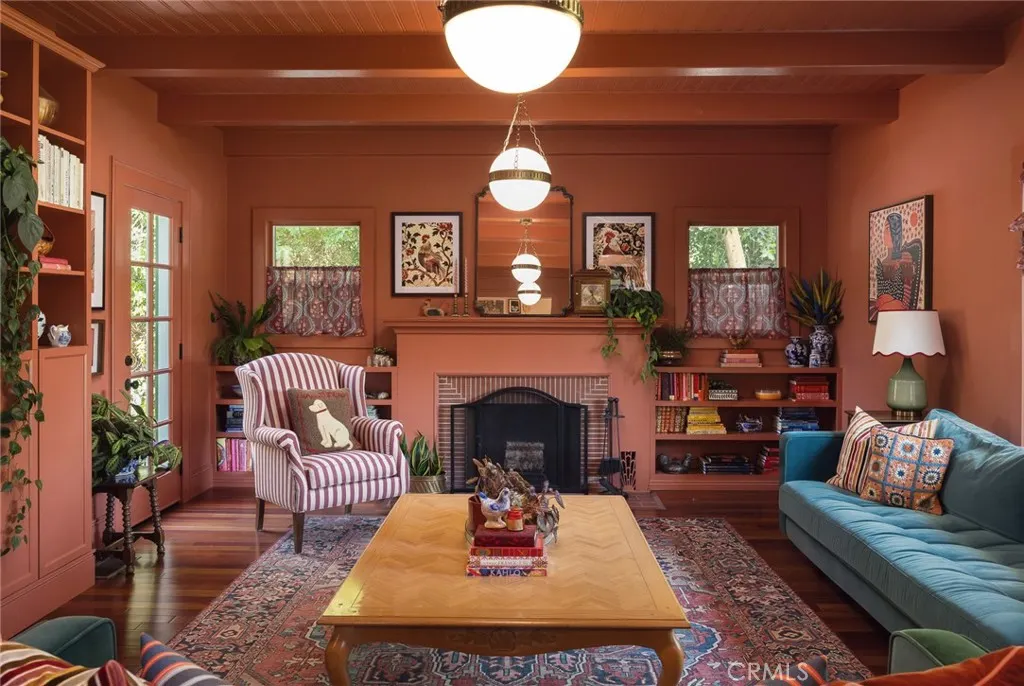 441 N Barranca