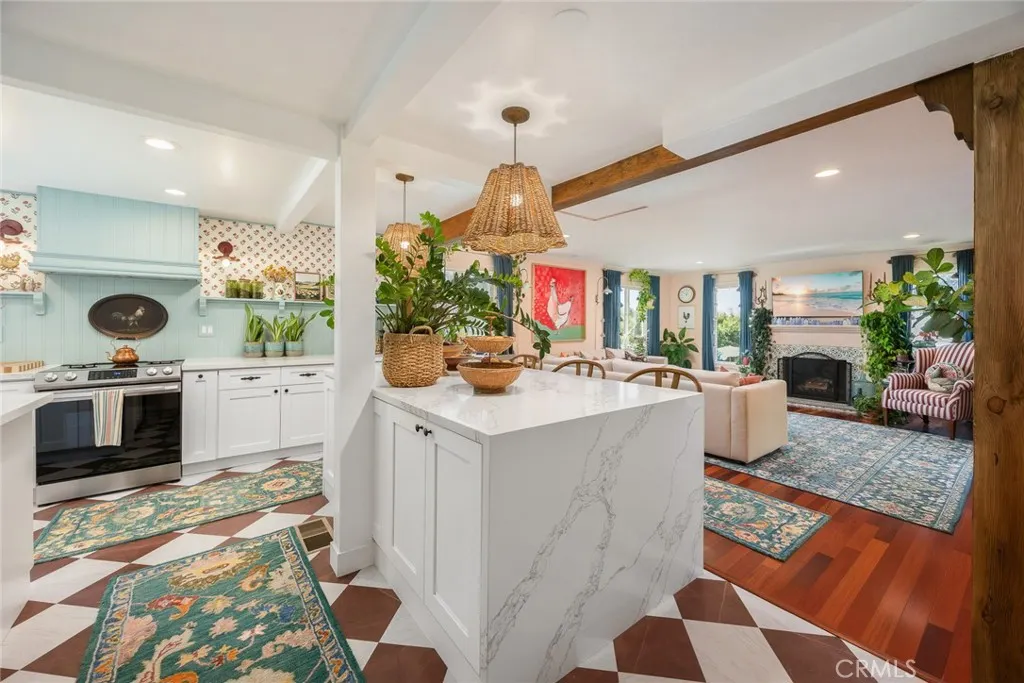 441 N Barranca