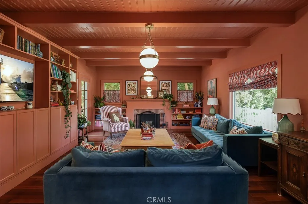 441 N Barranca