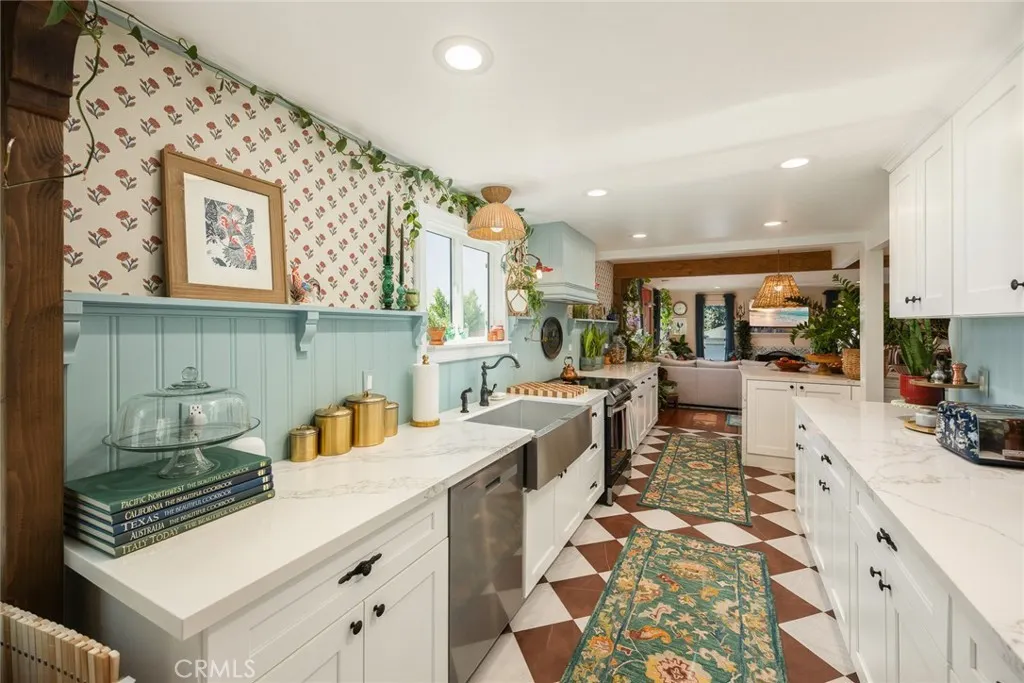 441 N Barranca