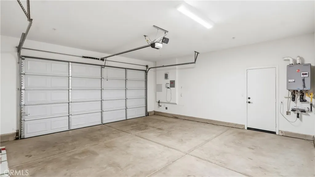 3400 E Foxglove