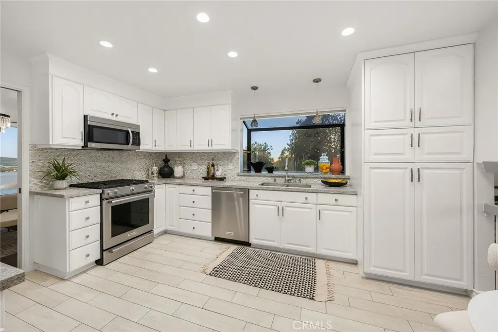 75 CEDARWOOD Avenue