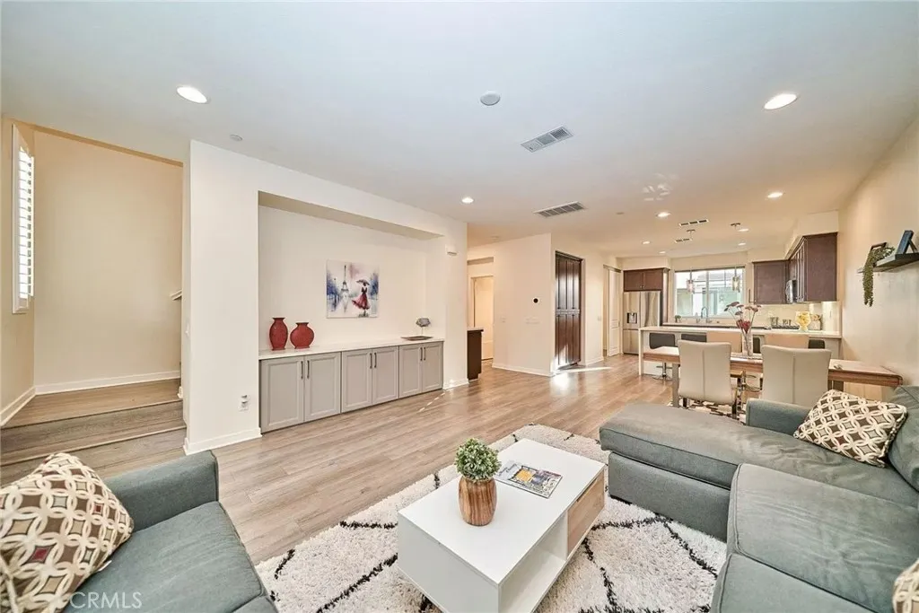 2767 Crimson Way