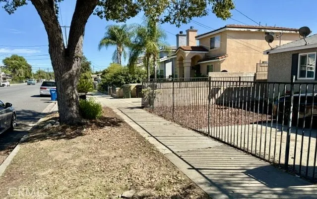 190 E Grand Avenue