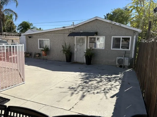190 E Grand Avenue
