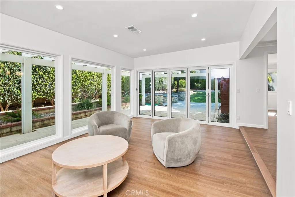1159 Oak Knoll Terrace