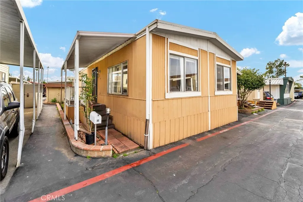 716 N Grand Avenue, #B4