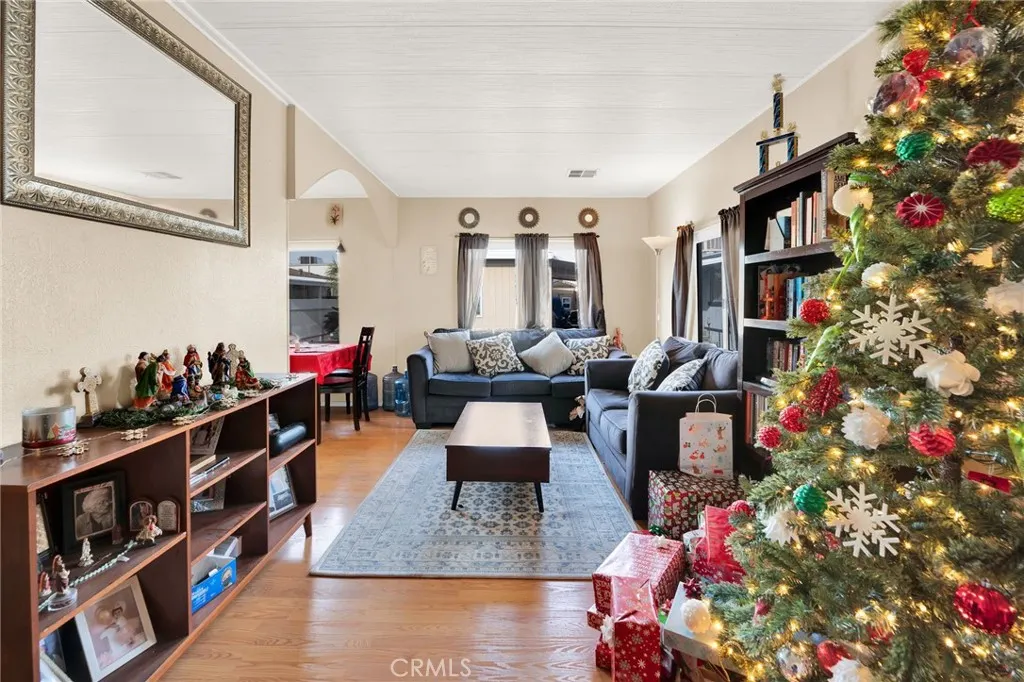 716 N Grand Avenue, #B4