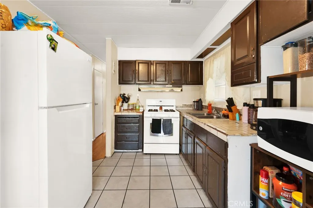 716 N Grand Avenue, #B4