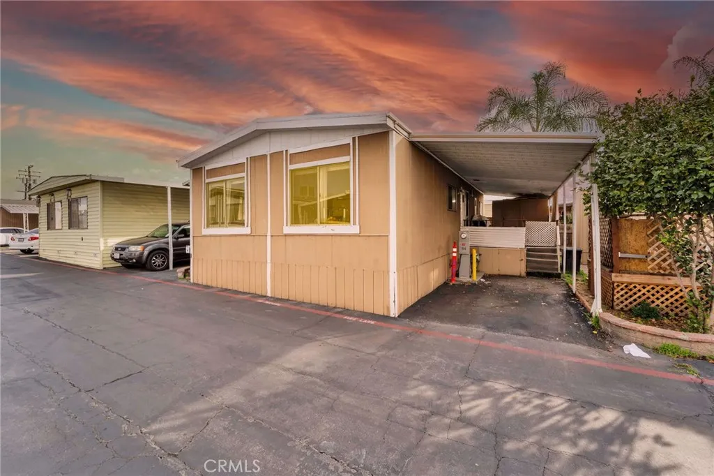 716 N Grand Avenue, #B4