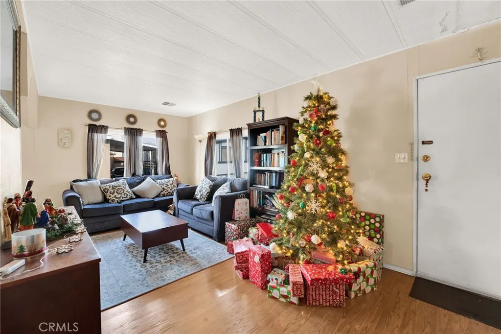 716 N Grand Avenue, #B4