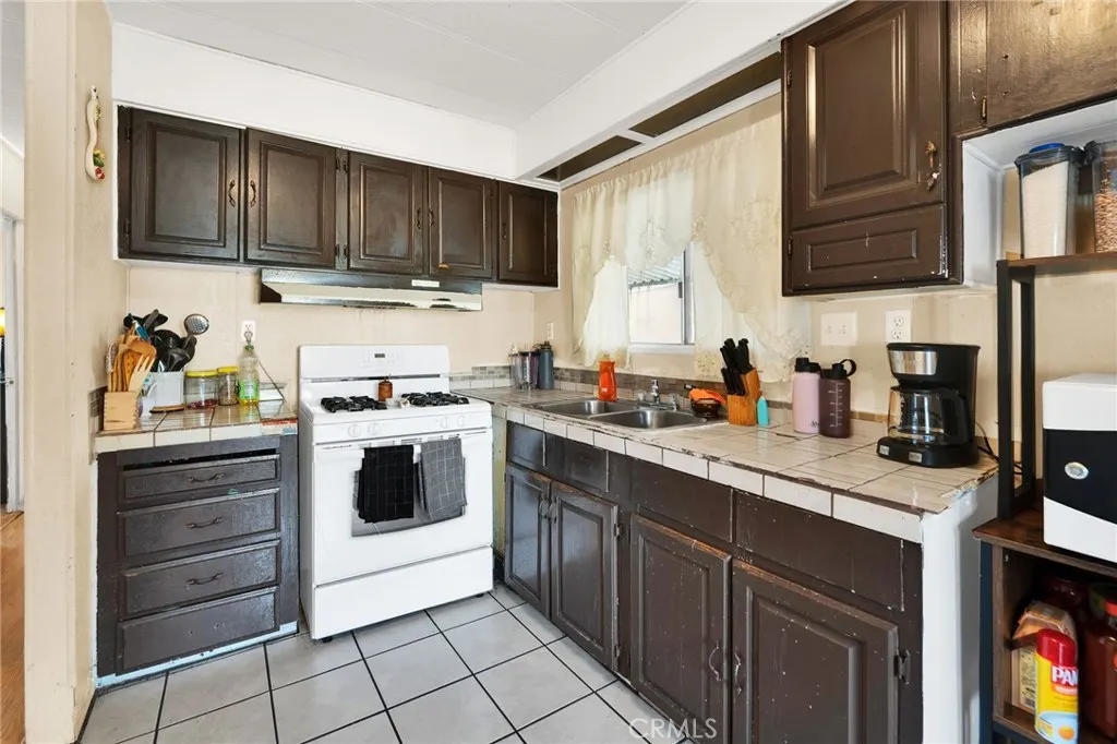 716 N Grand Avenue, #B4