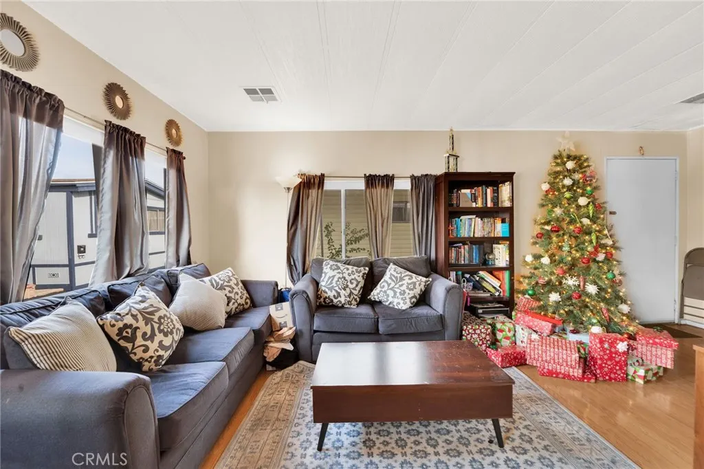 716 N Grand Avenue, #B4