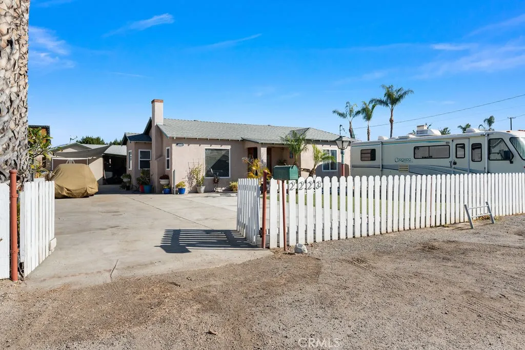 2223 W Mossberg Avenue