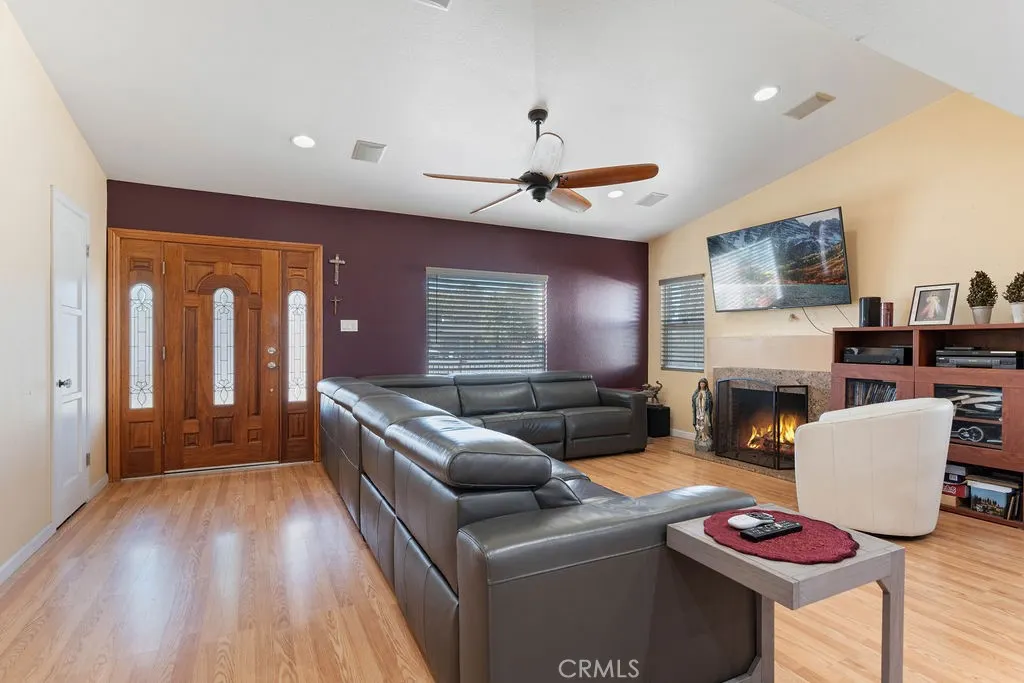 2223 W Mossberg Avenue