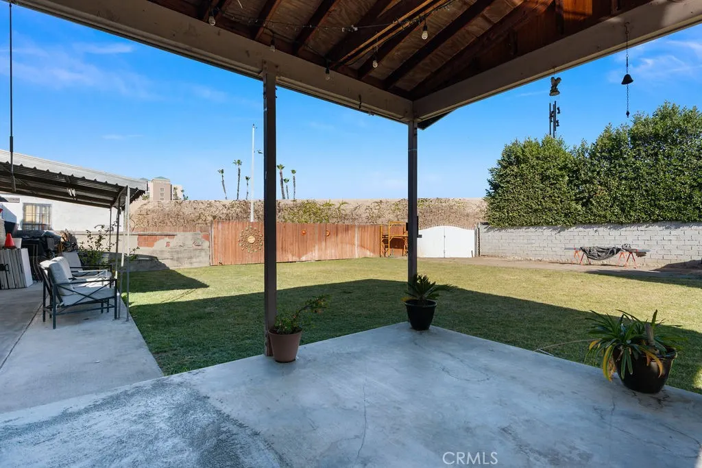 2223 W Mossberg Avenue