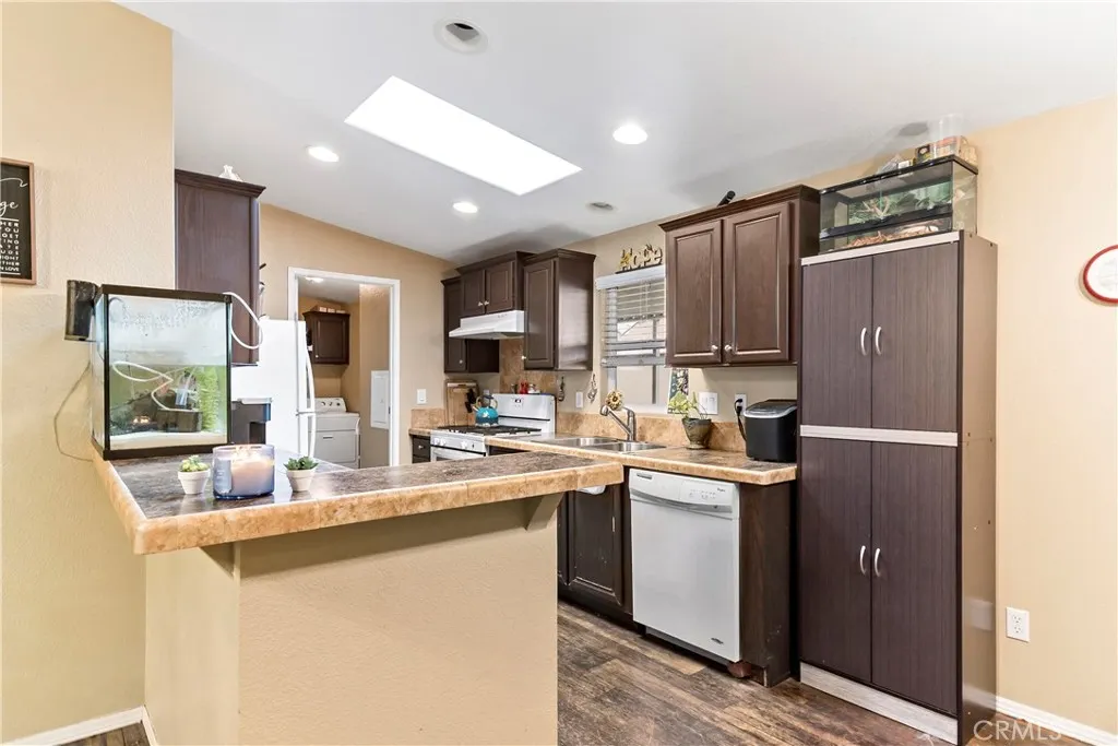 2755 Arrow Highway, #106